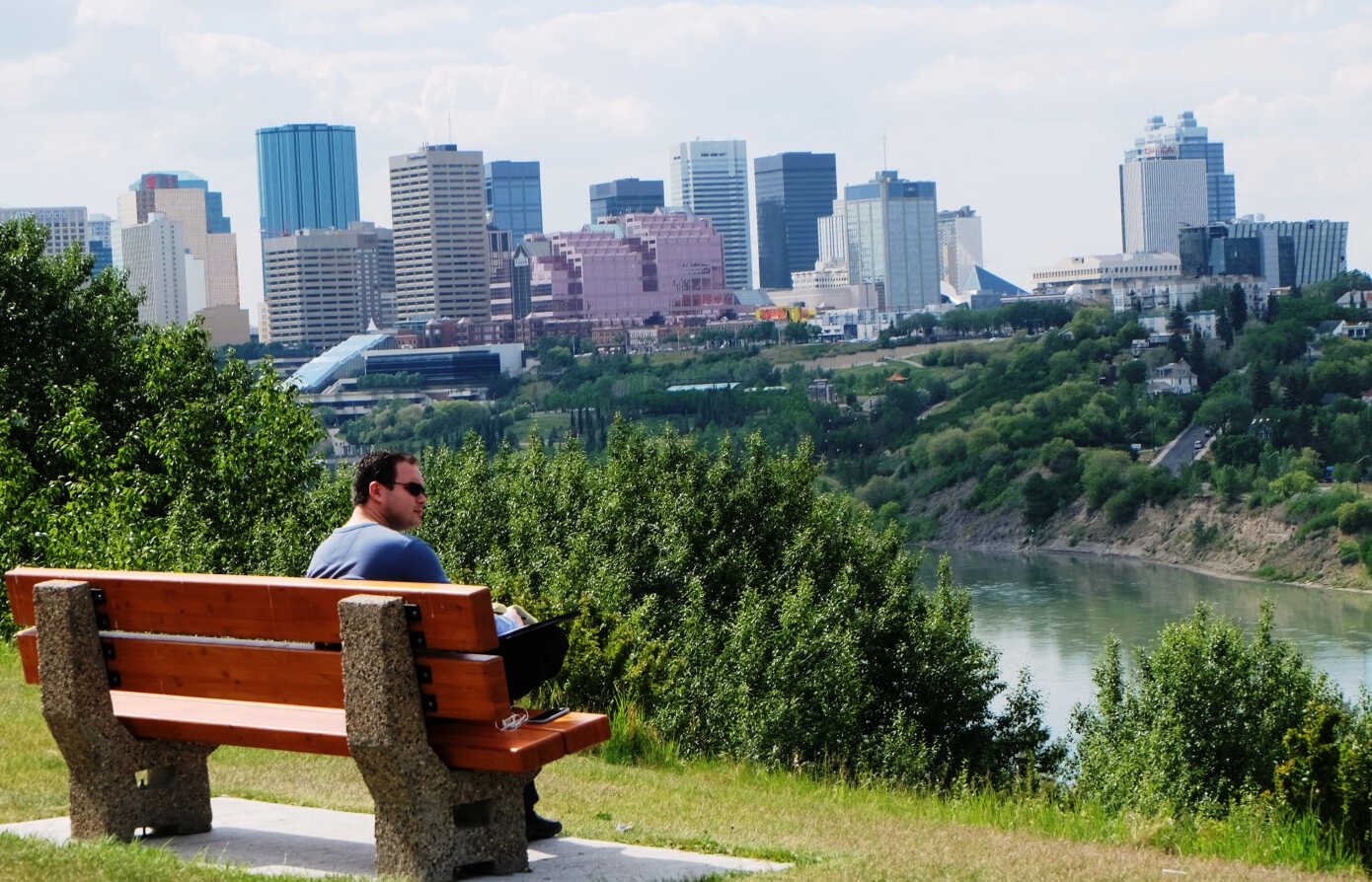 UCPlaces Top 4 Lookouts of Downtown Edmonton, Alberta Canada