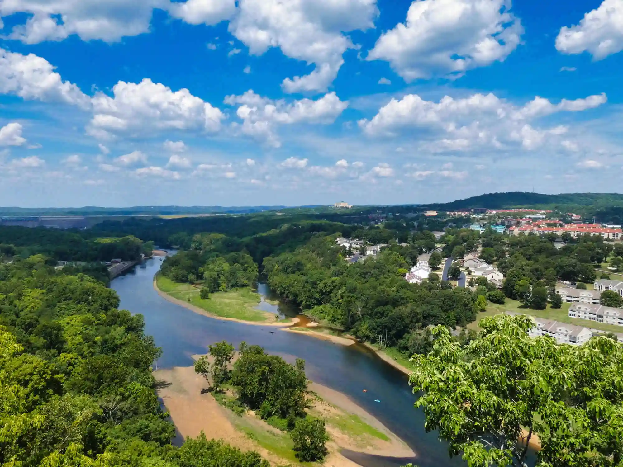 Lo mejor de Branson MO y los Ozarks Tour autoguiado en auto por entretenimiento Table Rock Lake y vistas panormicas Spanish image