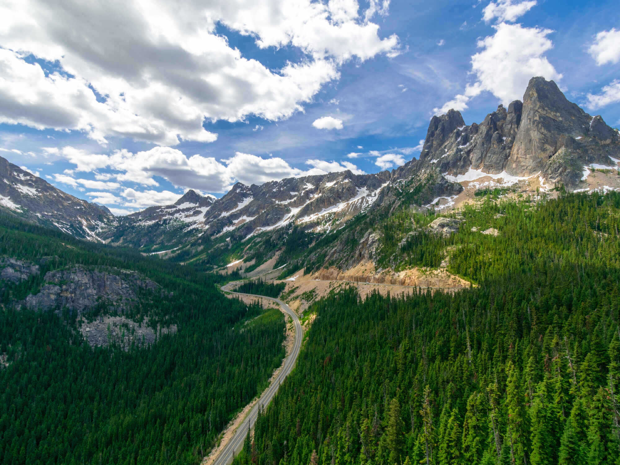 El Tour Definitivo en Auto Autoguiado de Wenatchee a Seattle Leavenworth Stevens Pass y las Montaas Cascade image